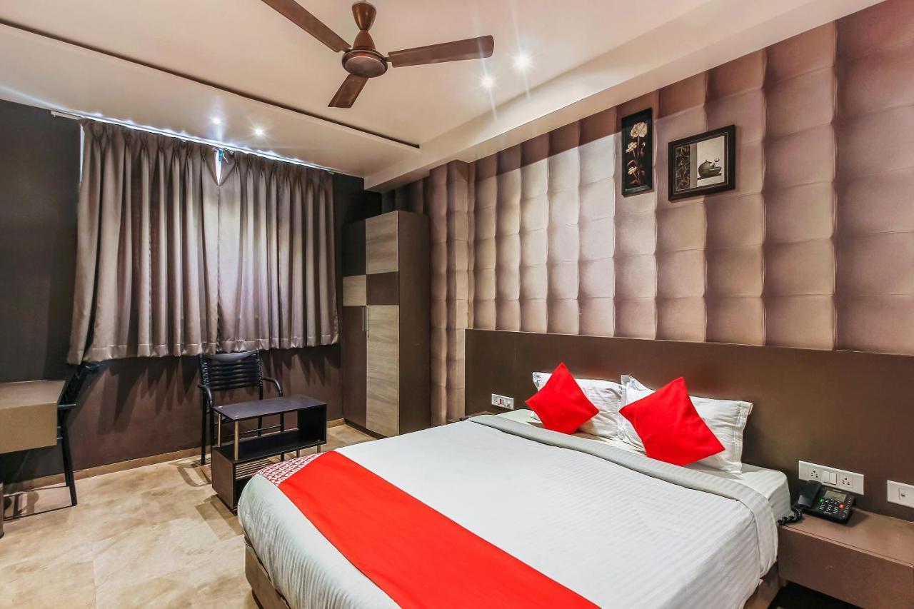 Oyo 26991 Stanza Luxurios Stay Zahirabad Exterior foto
